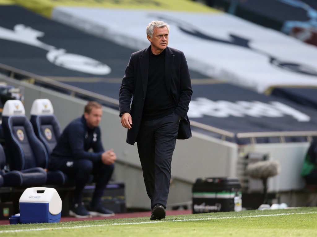 59岁名帅恐遭热刺解雇 刚破17年冠军荒 若最终的解雇决定落地,不禁令人好奇热刺未